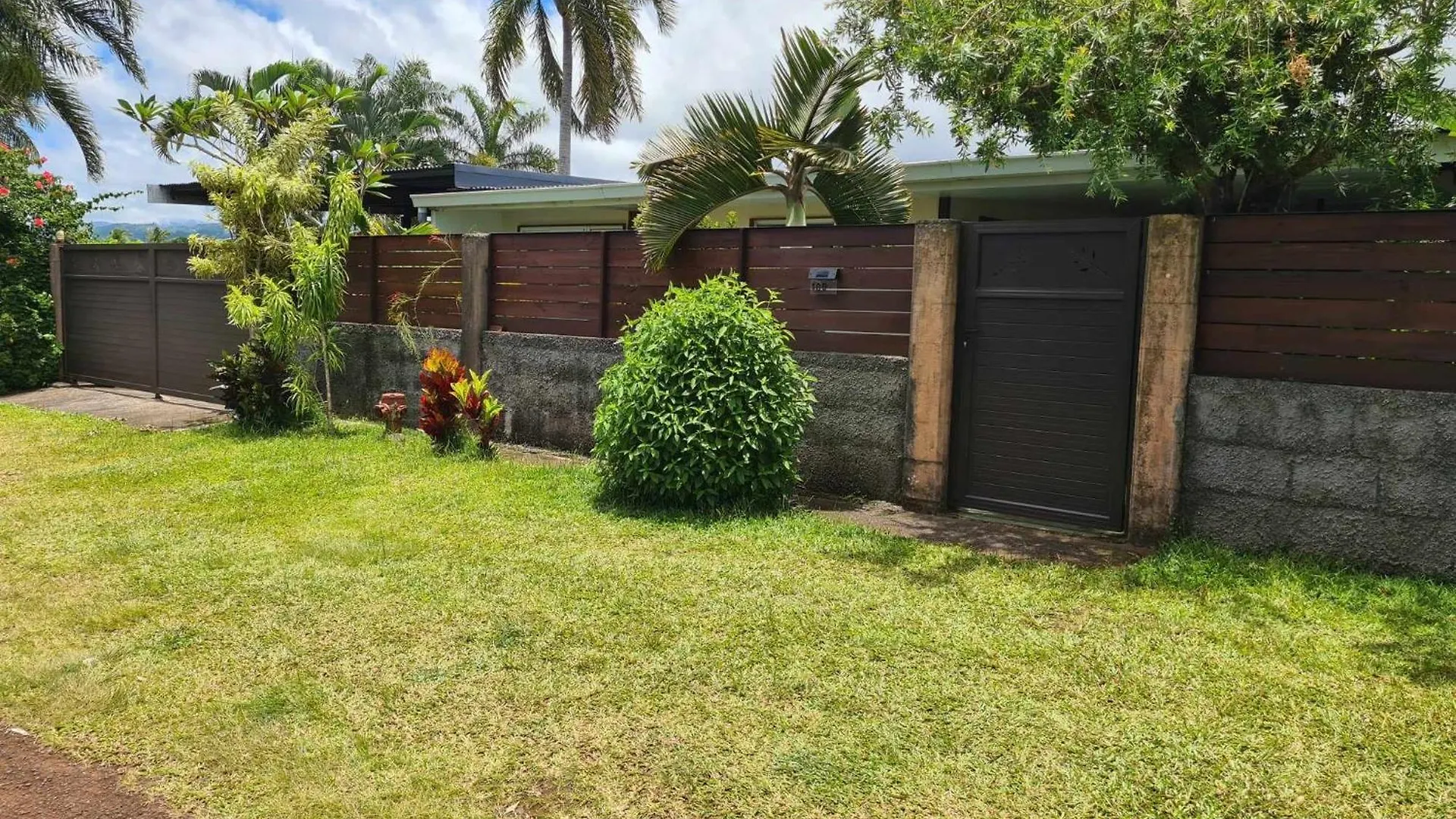 Ferienhaus Villa Fare Miti-Rapa A Proximite De La Vague De Teahupoo Tohautu